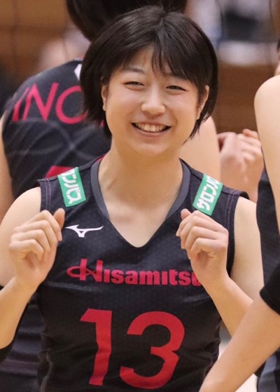 13 Akari Shirasawa