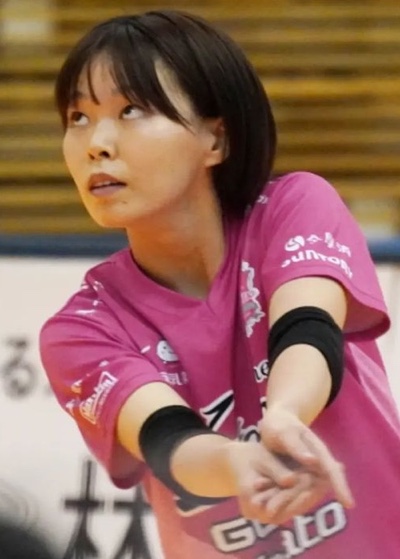 20 Hina Yoshizaki *