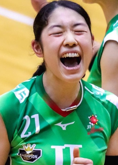 3 Hitomi Shiode *