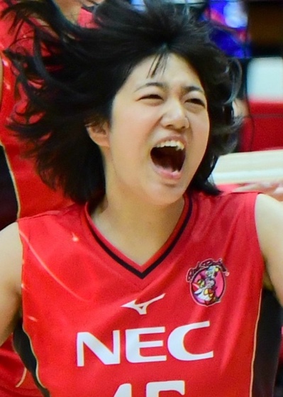 15 Ayumi Yoshida